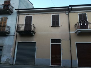 Quadrilocale in Vendita a Follo, zona Piana Battolla, 80'000€, 75 m²