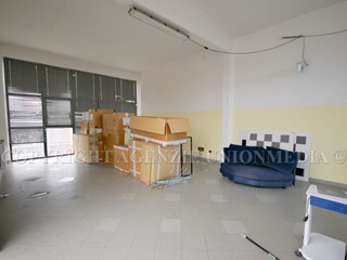 Capannone in Vendita a Sarzana, 85 m²