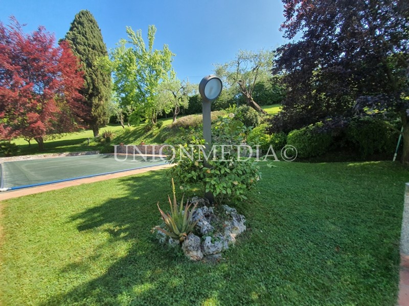 Casa Indipendente in Vendita a Sarzana, 860'000&euro;, 326 m²