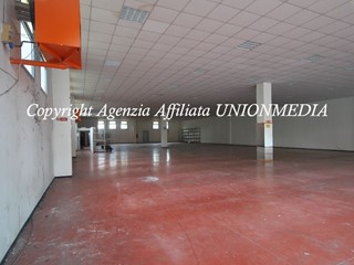 Capannone in Affitto a Sarzana, 5'800€, 900 m²