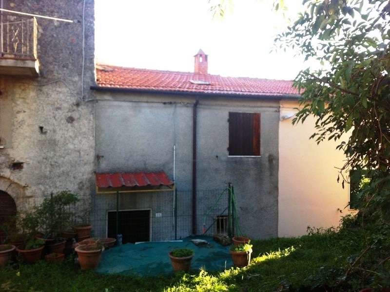 Casa Indipendente in Vendita a Fosdinovo, zona Marciaso, 70'000€, 75 m²