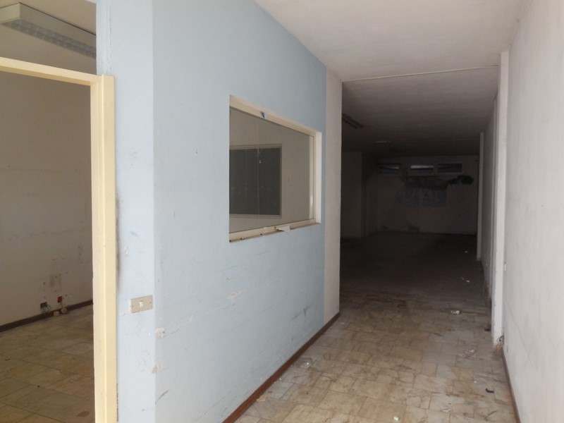 Capannone in Vendita a Castelnuovo Magra, 65'000€, 100 m²