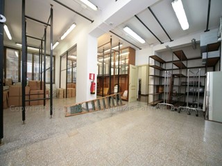 Capannone in Vendita a La Spezia, 160'000€, 76 m²