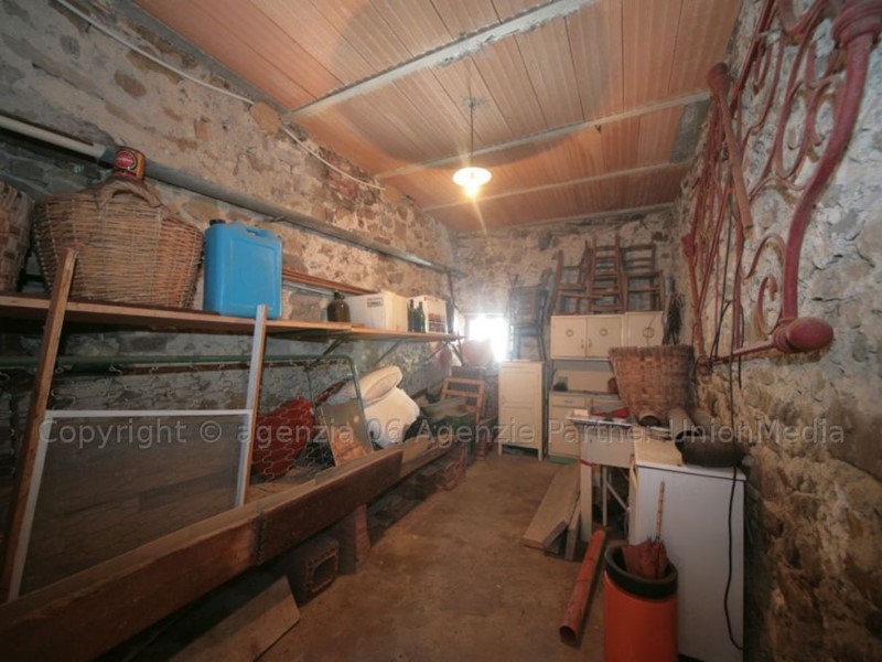 Casa Indipendente in Vendita a Follo, 60'000€, 80 m²