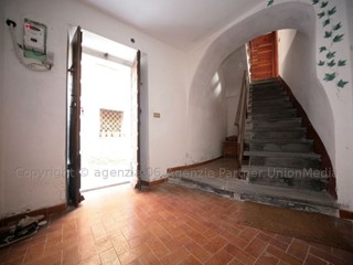 Casa Indipendente in Vendita a Follo, 60'000€, 80 m²