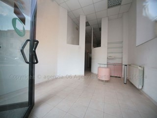 Capannone in Vendita a La Spezia, zona Pitelli, 60'000€, 52 m²