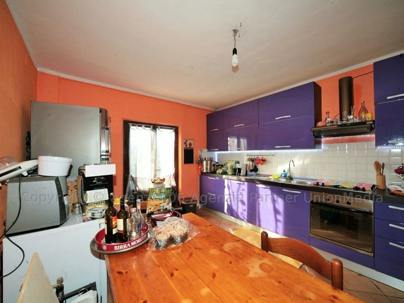 Casa Indipendente in Vendita a La Spezia, 296'000€, 200 m²