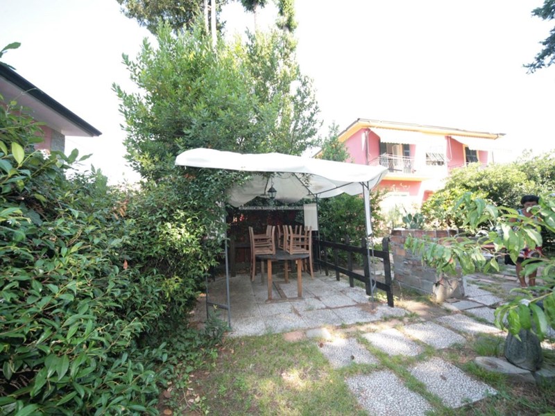 Casa Indipendente in Vendita a Sarzana, 528'000&euro;, 260 m²