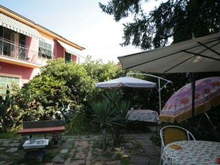 Casa Indipendente in Vendita a Sarzana, 528'000&euro;, 260 m²