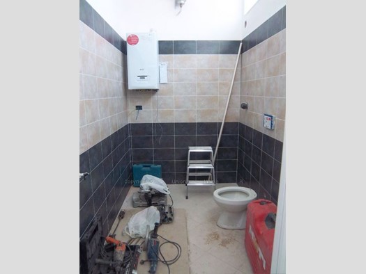 Capannone in Vendita a La Spezia, 170'000€, 67 m², con Box