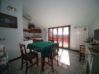 Appartamento in Vendita a Sarzana, 320'000€, 100 m², arredato