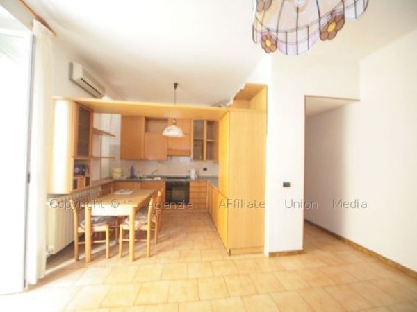 Trilocale in Vendita a La Spezia, zona Melara, 150'000&euro;, 70 m², arredato