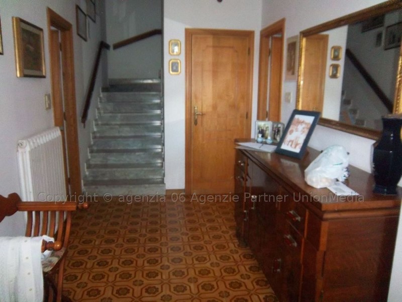 Casa Indipendente in Vendita a Sillano Giuncugnano, 100'000€, 200 m², arredato
