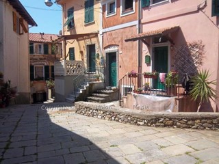 Casa Indipendente in Vendita a La Spezia, zona San Venerio, 120'000€, 60 m²