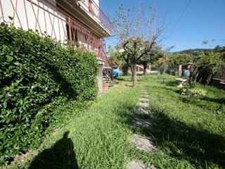 Appartamento in Vendita a Bolano, zona Ceparana, 235'000&euro;, 90 m²