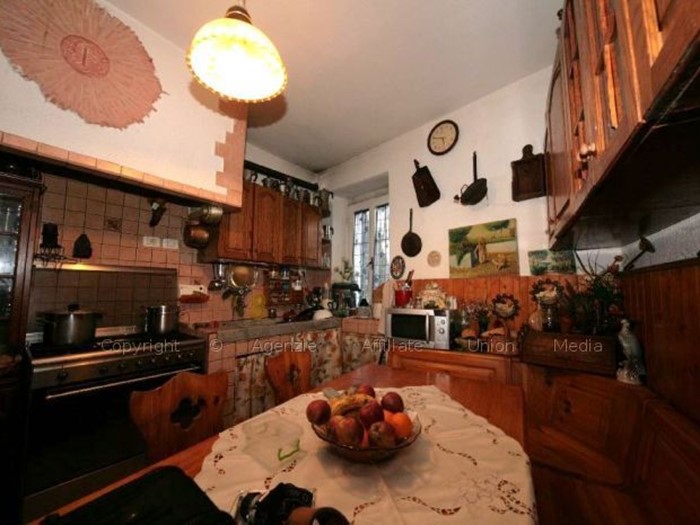 Casa Indipendente in Vendita a Beverino, 190'000€, 120 m²