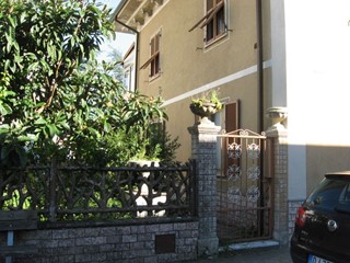 Casa Indipendente in Vendita a Aulla, zona Pallerone, 180'000€, 160 m²