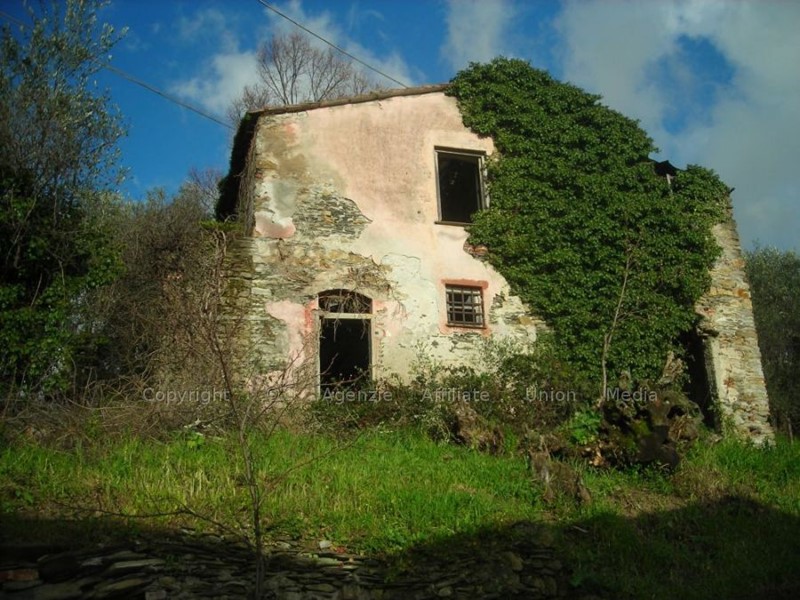 Rustico in Vendita a Lavagna, 185'000€, 210 m²