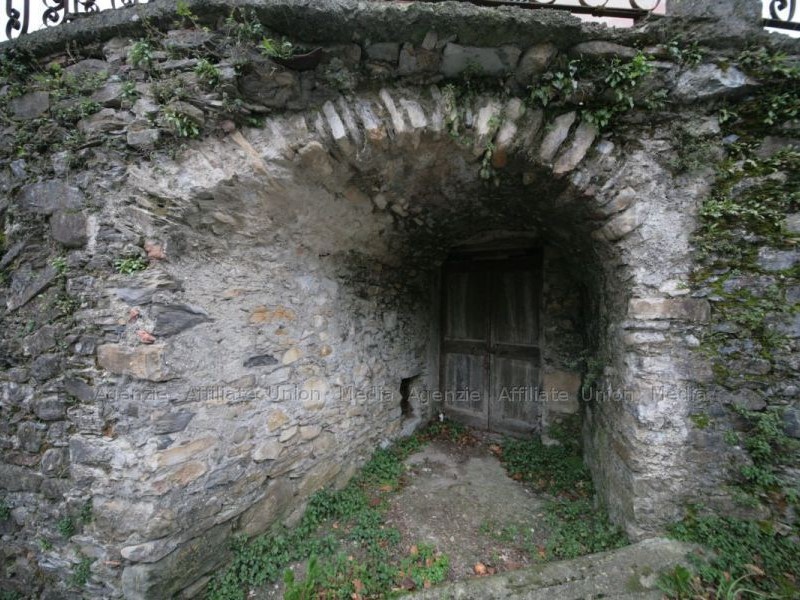 Casa Indipendente in Vendita a Licciana Nardi, 55'000€, 160 m²