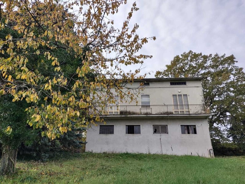 Casa Indipendente in Vendita a Serra San Quirico, 110'000€, 200 m²