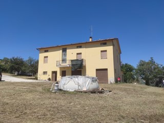 Casa Indipendente in Vendita a Staffolo, 145'000€, 200 m², con Box