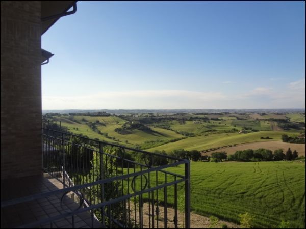 Trilocale in Vendita a Santa Maria Nuova, 165'000€, 57 m², con Box