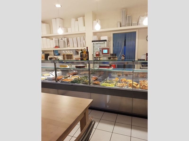 Attività commerciale in Vendita a Jesi, 120'000€, 