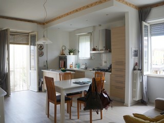 Quadrilocale in Vendita a Jesi, 135'000€, 110 m², con Box