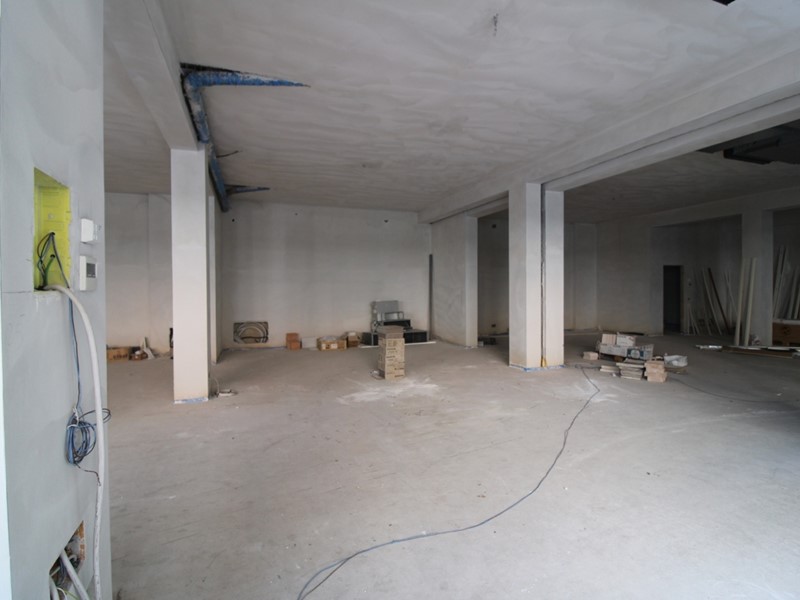 Immobile commerciale in Vendita a Jesi, 110 m²