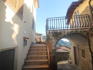 Casa Semi Indipendente in Vendita a Podenzana, 150'000€, 120 m²