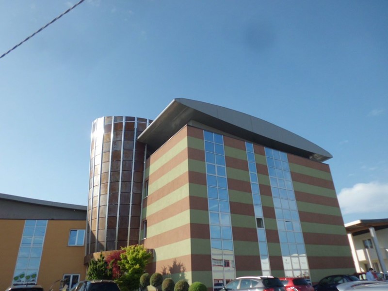 Ufficio in Vendita a Borgomanero, 322'000€, 140 m²