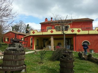 Casa Indipendente in Vendita a Tavoleto, 300 m²