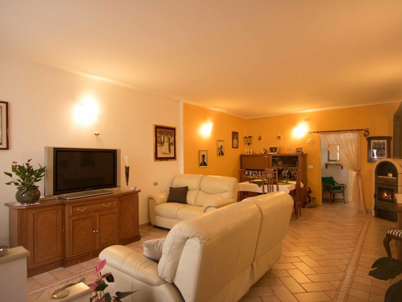 Casa Semi Indipendente in Vendita a Montefiore Conca, 240'000€, 190 m², con Box