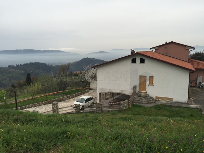 Casa Semi Indipendente in Vendita a Fosdinovo, zona Giucano, 250'000€, 200 m², con Box