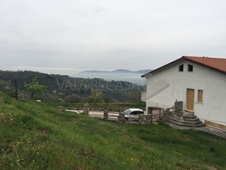 Casa Semi Indipendente in Vendita a Fosdinovo, zona Giucano, 250'000€, 200 m², con Box