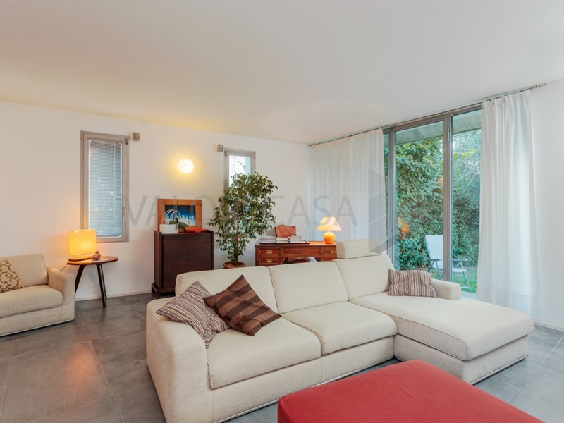 Casa Indipendente in Vendita a Carrara, zona Fossone, 690'000€, 320 m², con Box