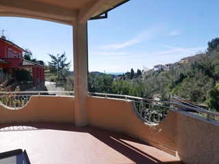 Casa Indipendente in Vendita a Carrara, zona Fossola, 350'000€, 230 m²