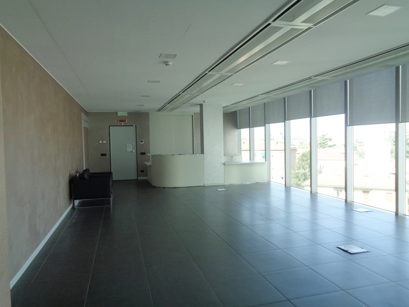 Ufficio in Vendita a Brescia, zona Zona Est, 400'000€, 125 m²