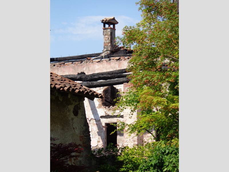 Casa Indipendente in Vendita a Dello, zona Corticelle Pieve, 150'000€, 