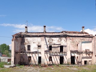 Casa Indipendente in Vendita a Dello, zona Corticelle Pieve, 150'000€, 