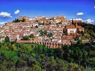 Casa Semi Indipendente in Vendita a Loreto Aprutino, zona Centro storico, 45'000€, 140 m²