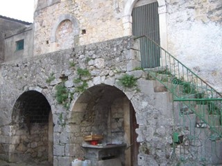 Casale in Vendita a Rapino, zona Semicentro, 150 m²