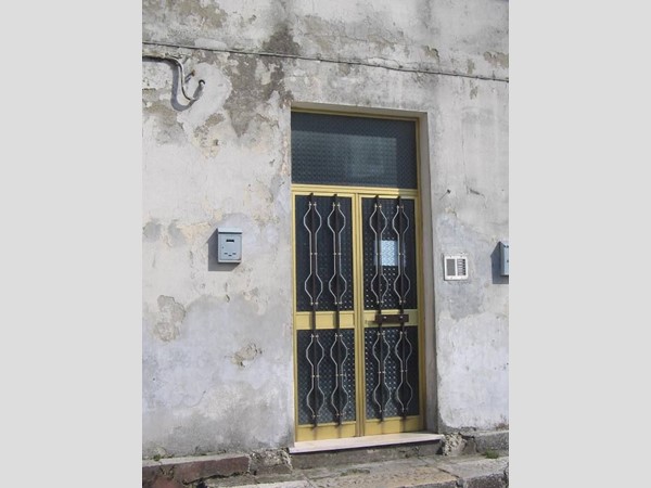 Appartamento in Vendita a Orsogna, zona Via Ortonese, 38'000€, 75 m²