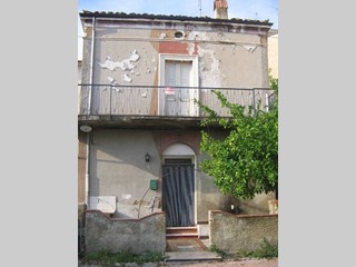Casa Semi Indipendente in Vendita a Arielli, zona Centro, 35'000€, 70 m²