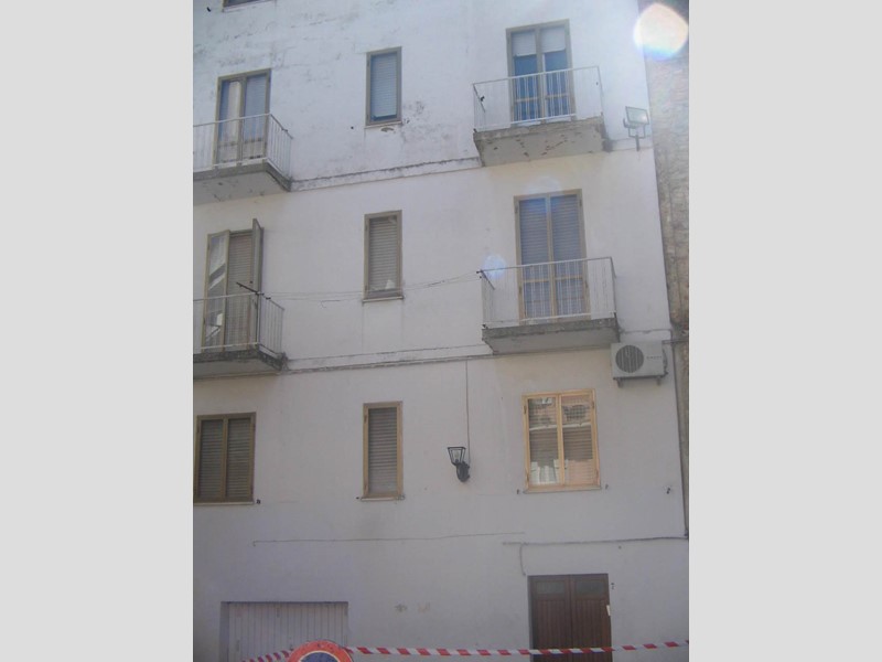 Appartamento in Vendita a Orsogna, zona Centro, 80'000€, 130 m²