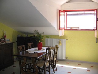 Mansarda in Vendita a Orsogna, zona Centro, 75'000€, 140 m²