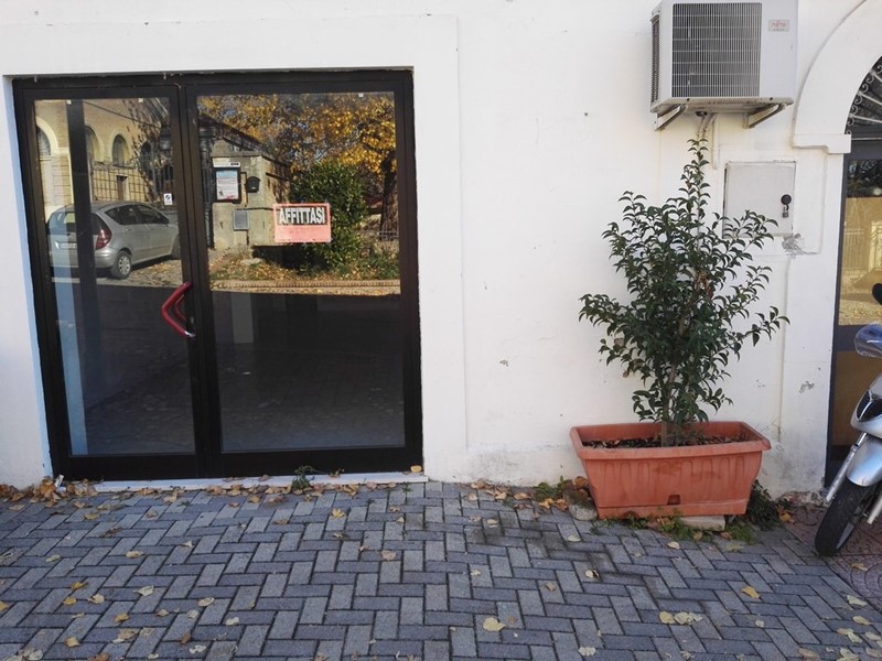Immobile commerciale in Vendita a Penne, 78'000&euro;, 41 m²