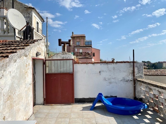 Casa Indipendente in Vendita a Lanciano, 70'000€, 130 m², arredato