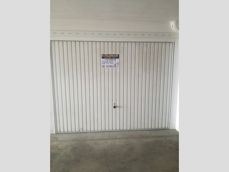 Box in Vendita a Città Sant'Angelo, 16'000€, 18 m²