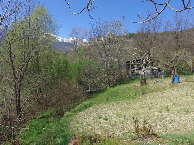 Casa Indipendente in Vendita a Farindola, 30'000€, 300 m², con Box
